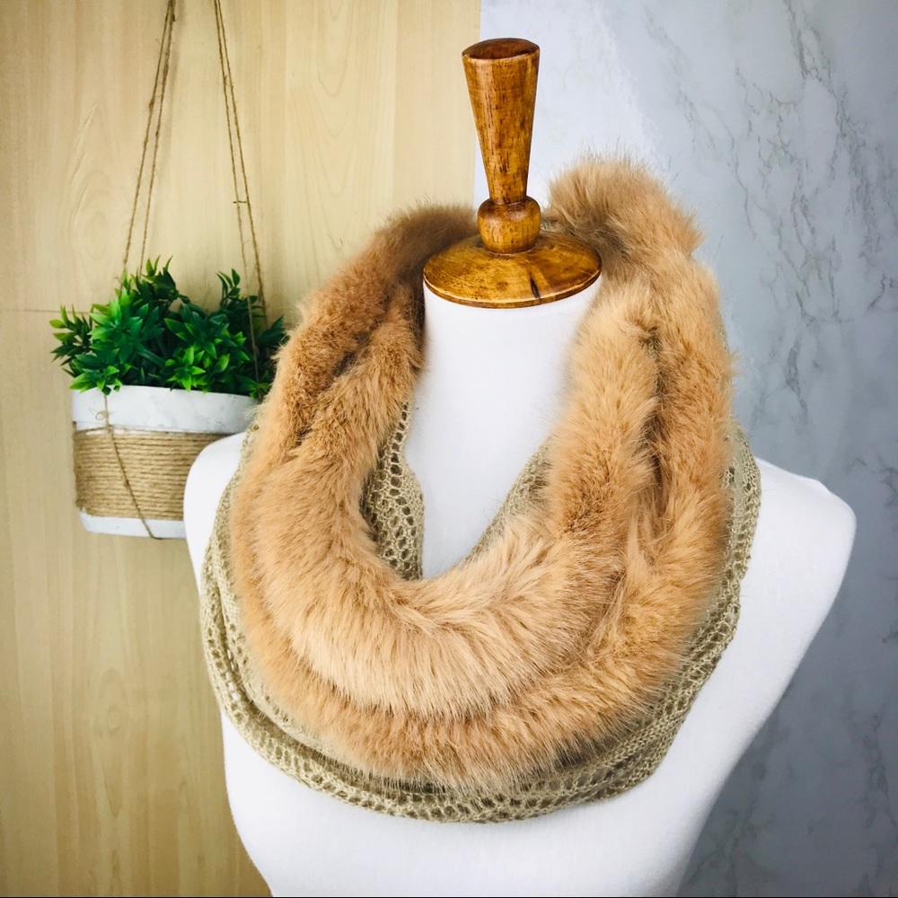 Surell | faux fur crochet scarf